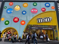 -m豆巧克力世界(上海世茂广场店)