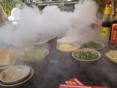 -茅草房·河畔园林火锅