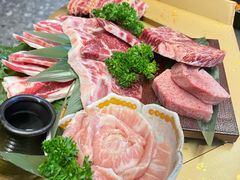 -铭牛烧肉·和牛海鲜自助(高新月牙湖店)