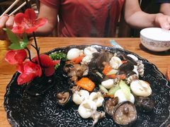 -东来菜馆•手抓海鲜家常菜•海鲜锅贴(鸽子窝店)