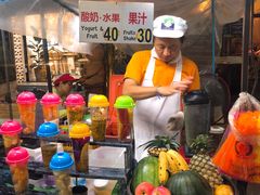 -周日夜市