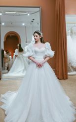 -派丽莫Pellimo原创设计婚纱品牌