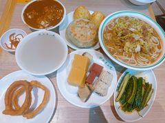 -护国寺小吃店(红莲南路店)
