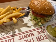 -The Habit Burger Grill 哈比特汉堡(复兴soho店)