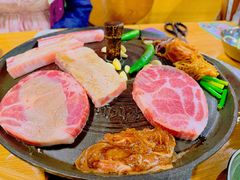 -江南猪肉商会无限续吃(弘大店)