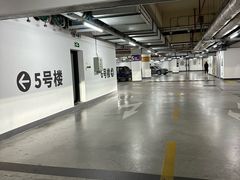 -创智天地-停车场