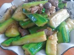 鸡杂炒胜瓜-帆荣农庄