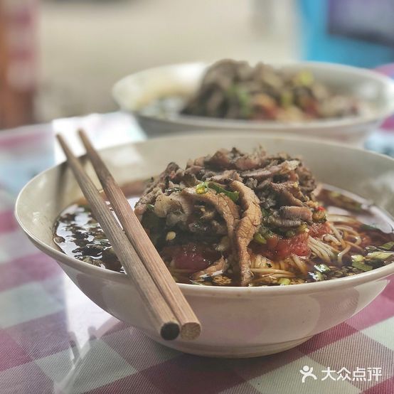 正宗固东火烧肉米线