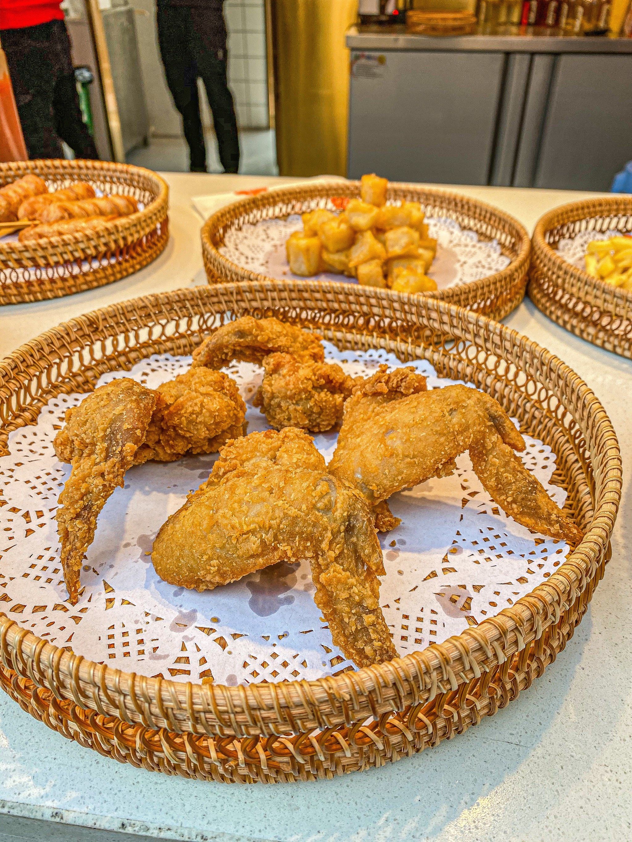 藏在路边摊里的美味|无锡南禅寺美食街的香骨鸡!