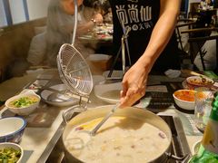 -尚尚仙·酸汤猪手·猪肚鸡火锅(华联万柳购物中心店)