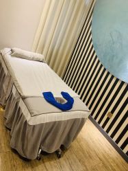 -PE SALON