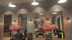 -时尚殿堂明星门店