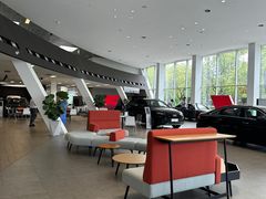 -浙江中升裕迪奥迪4S店(西溪店)