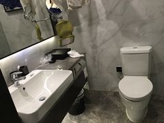 -优逸酒店(柳州窑埠古镇万象城店)