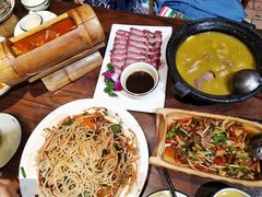 -老滇山寨•云南特色菜•地方菜•民族风情歌舞表演(金碧店)