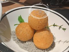 流心芝士球-新太二·鲜料川菜(东汇城店)
