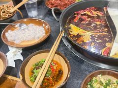 -重庆故事姊妹老火锅(财经学院店)