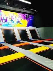 -蹦贝运动中心·蹦床·攀岩·闯关(龙岗店)