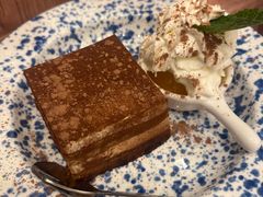 -玛格萝妮比萨屋(四平店)