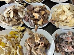 -东巴谷野生菌火锅餐厅