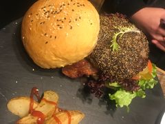 -HIGH FIVE哈福手工汉堡(桂林路店)