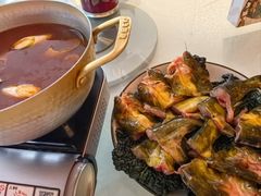 酸汤生烫黄骨鱼-老村长•湖北家常菜(南湖店)