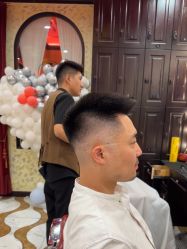 -东方先生国潮男士理发馆