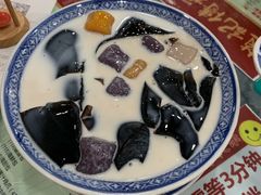 -赵记传承特色牛奶甜品(泉城广场店)