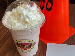 草莓味奶昔-FATBURGER 特富客汉堡(外交公寓店)