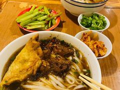 -矮子粉店1985·长沙米粉(湘春路店)