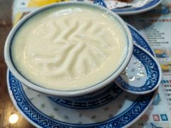 -广信牛奶甜品世家(台东店)