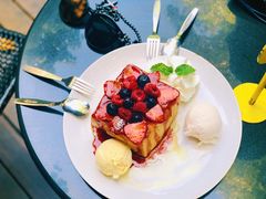 -莓园冰淇淋店