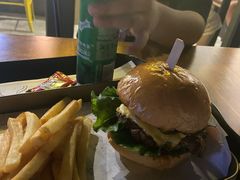 招牌汉堡-UMAMI乌玛米披萨·汉堡·清真Halal(红岭北店)
