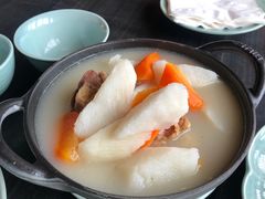 纳西腊排骨炖山药汤-丽江金茂凯悦臻选酒店-滇香馆