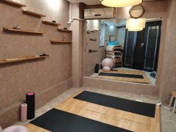 -威思丽高温瑜伽会馆