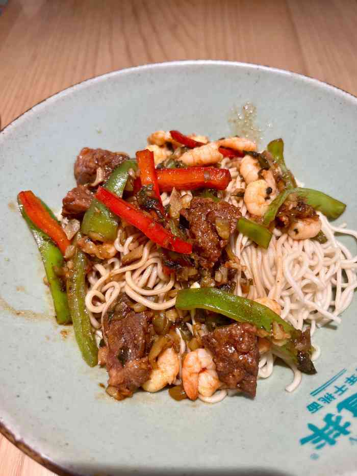 八道拌·百年干挑面(金沙天街店)-"龙湖新开的一家面店,日式风格木质