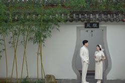-喜爱高定婚纱摄影