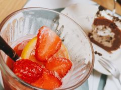 草莓蜜桃茶-拾壹cafe·工作室