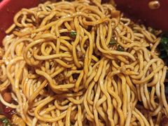 -爆炸头阿姨小四川正宗川味小吃(无任何分店)