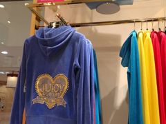 -东荟城名店仓