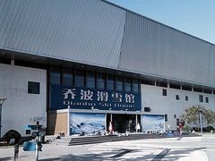 -乔波室内滑雪场