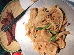 -荷塘秋月·本帮江浙菜(国权路店)