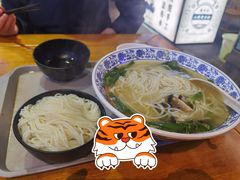 -八一路好吃街(雨田商务大厦店)