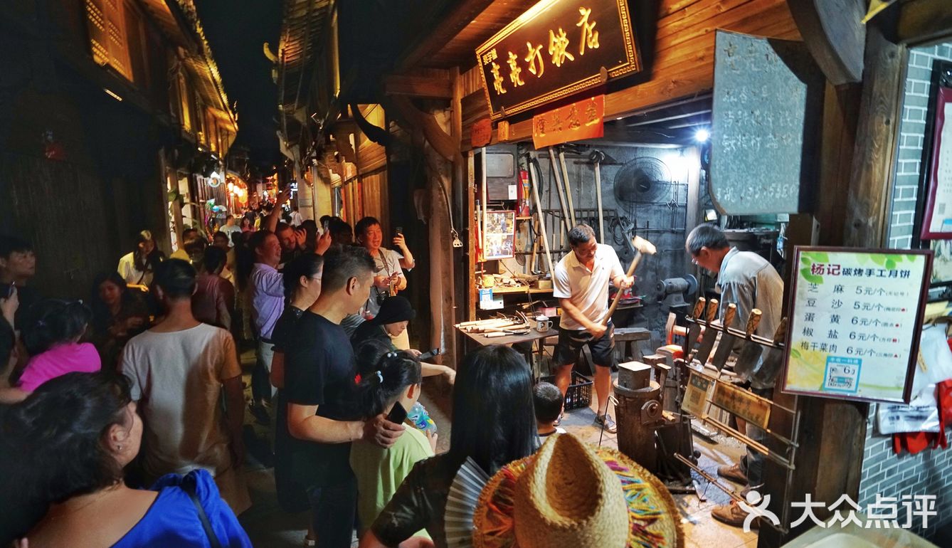 丽水松阳老街，老店铺依然坚守着传统