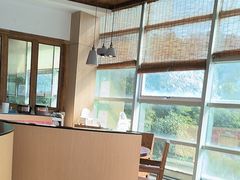 -蜜桃餐厅·伴山(湖滨商业街店)