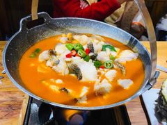 思茅酸汤鱼片-老滇山寨•云南特色菜•地方菜•民族风情歌舞表演(金碧店)