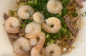 Scallion Oil Beef and Shrimp Noodles