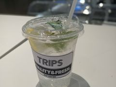 -TRIPS BURGER(大钟寺店)