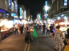 -六合夜市