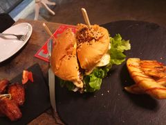 -HIGH FIVE哈福手工汉堡(桂林路店)